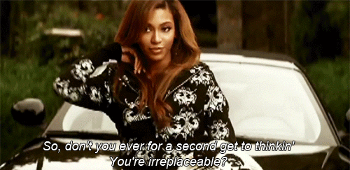 animated gif of Beyonce flipping her hair